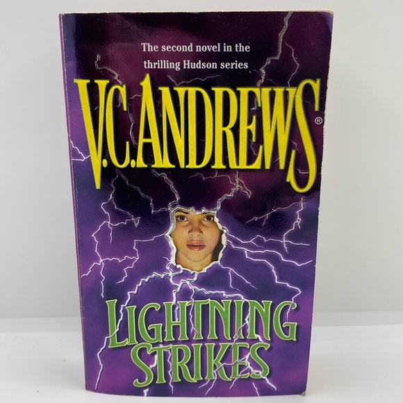 V..C. Andrews 4 Book Bundle Hidden Leaves Rain Midnight Flight Lightning Strikes - Picture 6 of 15